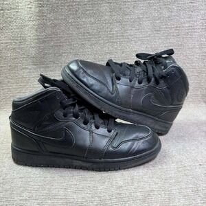 Nike Air Jordan 1 Mid Sneakers Kids 6.5Y Black Athletic‎ Streetwear 554725-021
